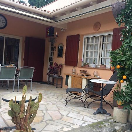 Chambre Dans Villa Charmante Vallabrègues Εξωτερικό φωτογραφία