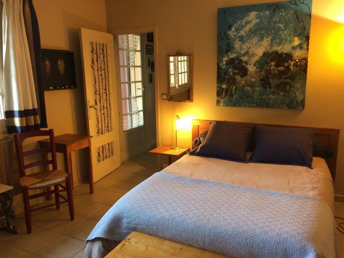 Chambre Dans Villa Charmante Vallabrègues Εξωτερικό φωτογραφία